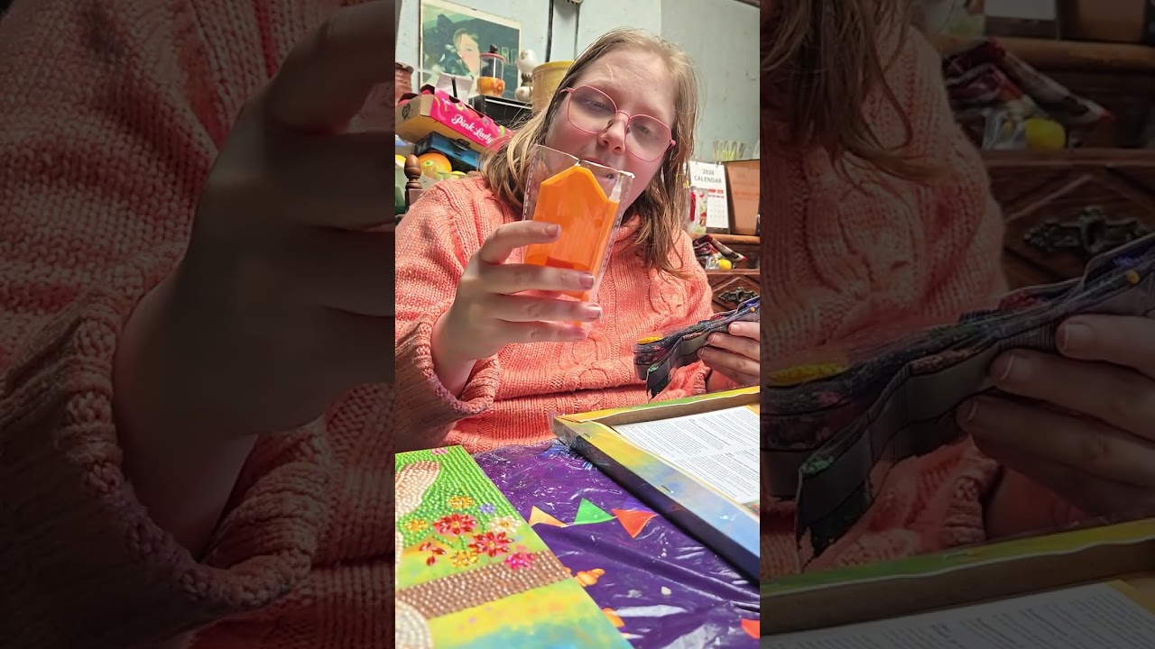  Marjolaine termine un tableau de Pâques  en Diamond painting et en commence un autre.  