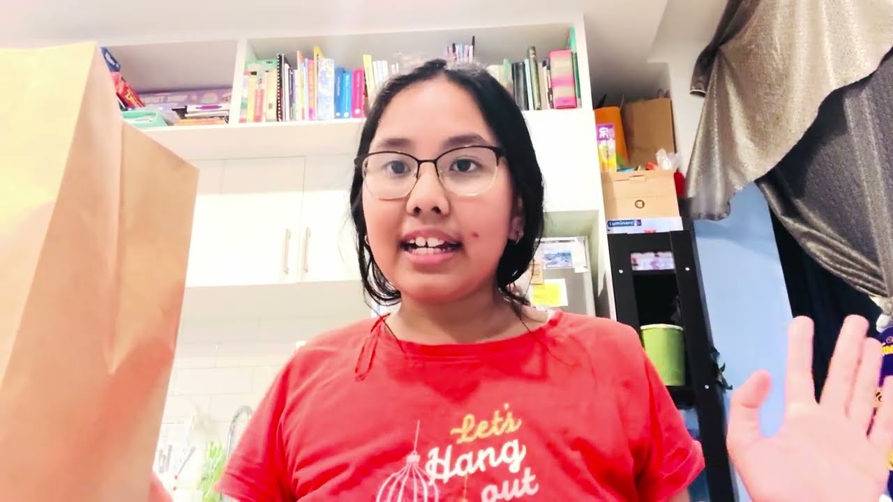 Unboxing Moriah Elizabeth Georgie egg!￼