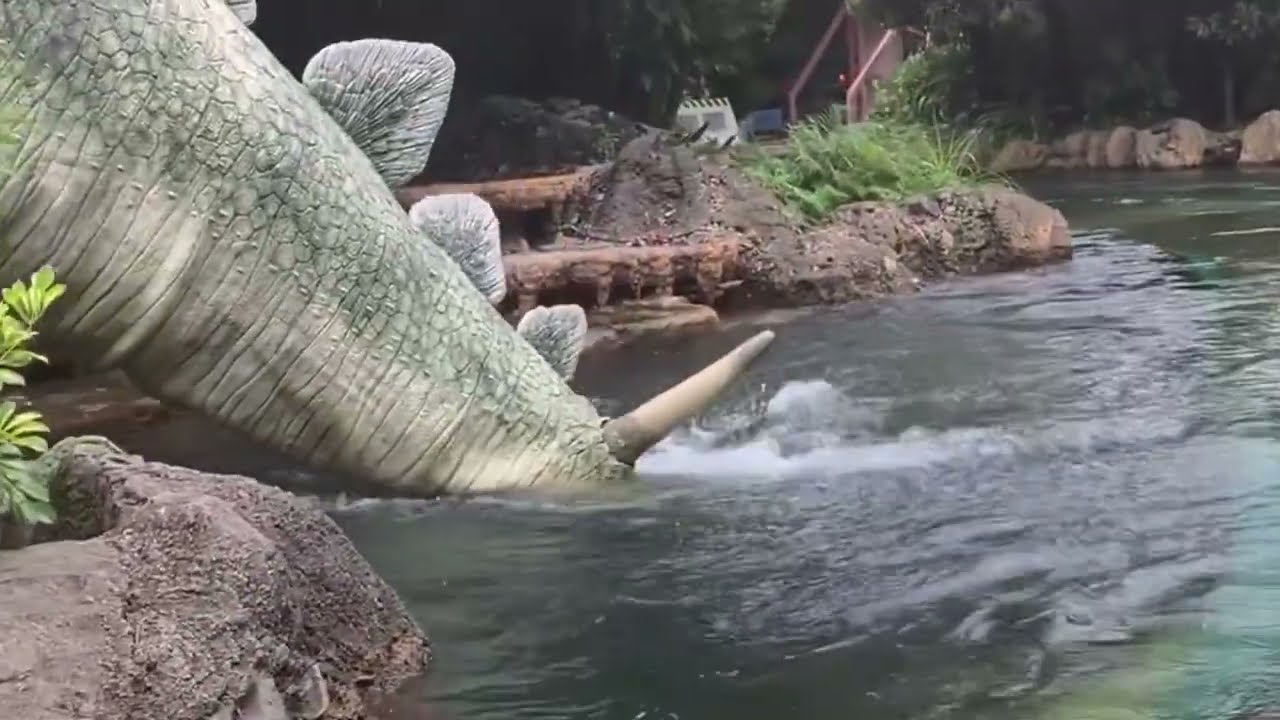 Jurassic Park ride🦖🦕/Universal studios Japan 🇯🇵 Osaka