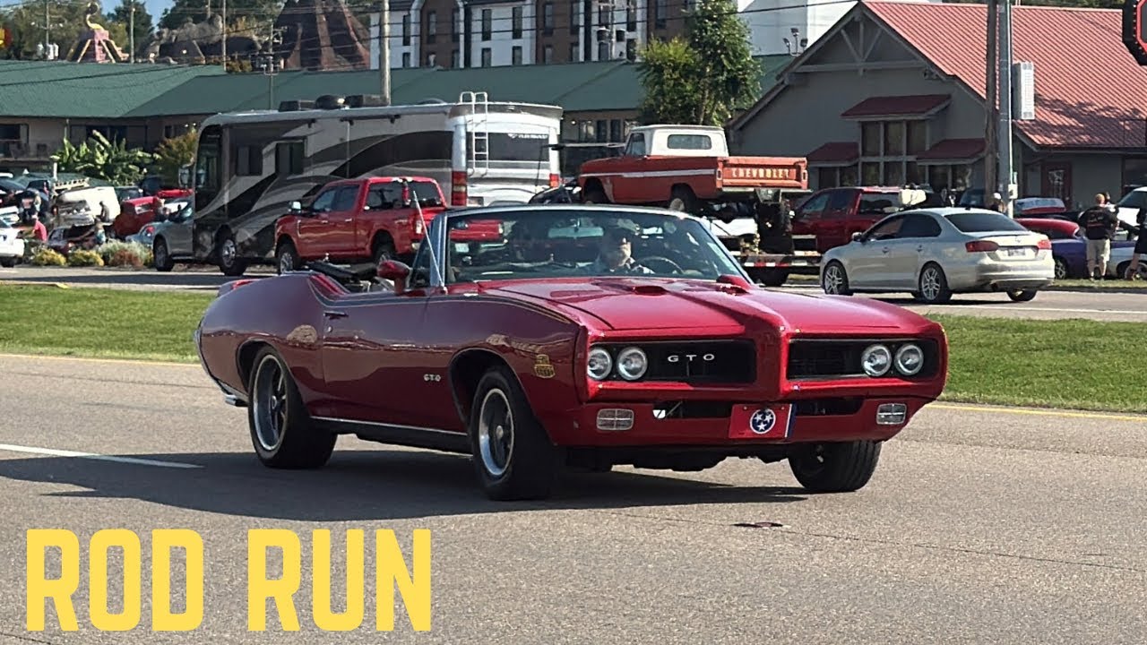 ROD RUN FALL 2025 - Cars Cruising The Parkway, Pigeon Forge, TN 