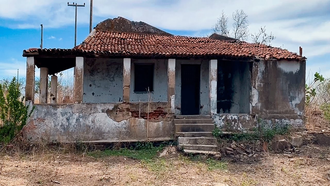 Povoado fantasma completamente abandonada no sertão cearense