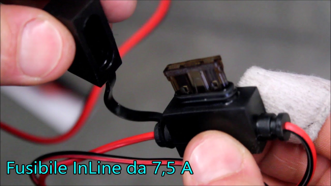 Ducati Hypermotard: Montaggio caricatore USB