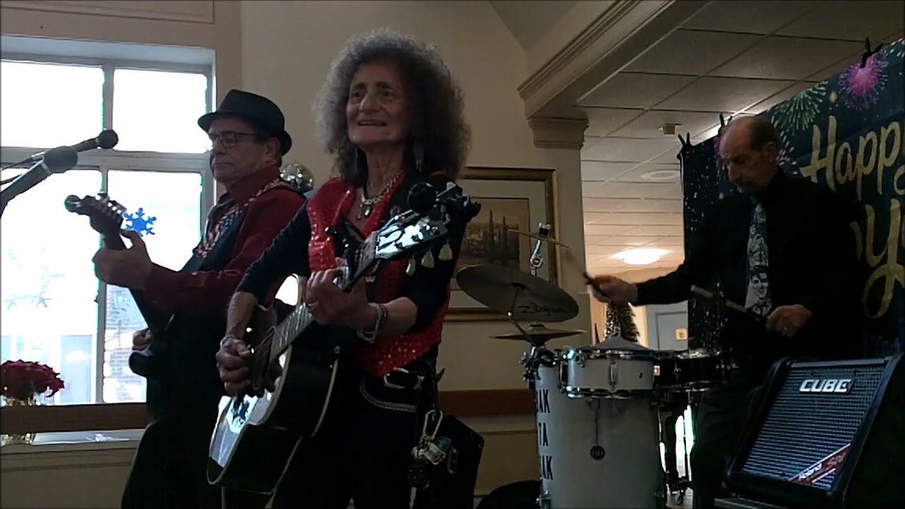 New Years Eve 2025  -Busking Betty & Bak-ta-Bak,  Country, Rock & Oldies