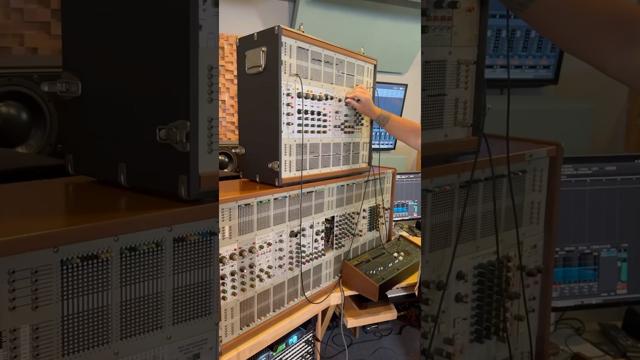 Amazing to checkout the legendary ARP 2500 in action played by the master ​⁠@RosenSound