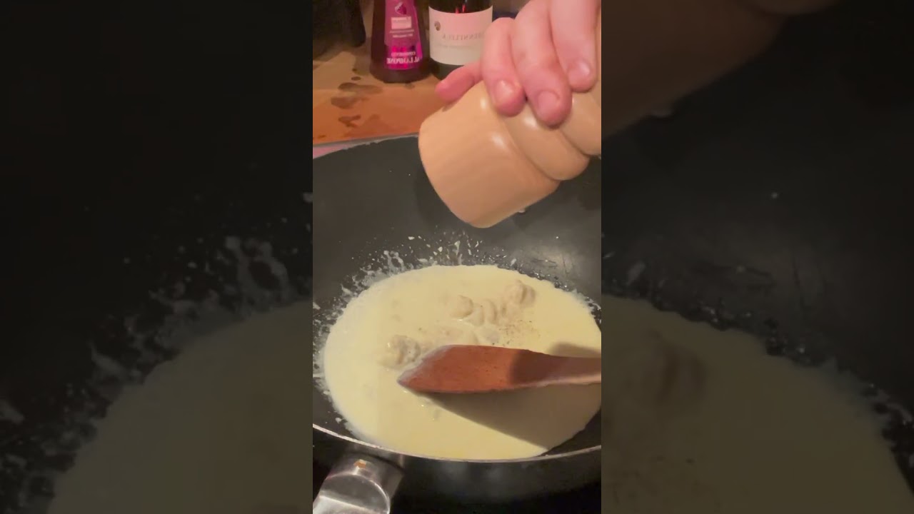 Pasta alla cenere - Pasta mit Gorgonzola Crema und Schwarzen Oliven