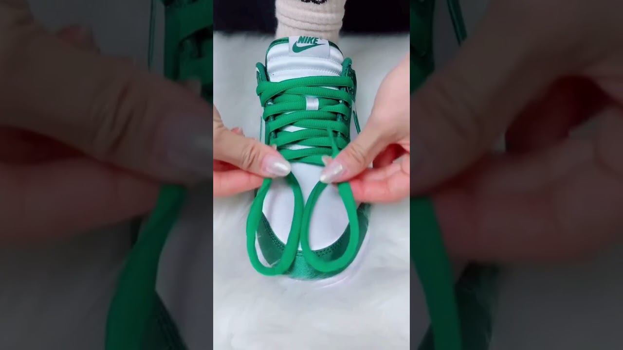 How to Lace Nike Dunks Without Tying Them #nikedunk #nikedunklow #nikeshoes #shoelacetying #lacing