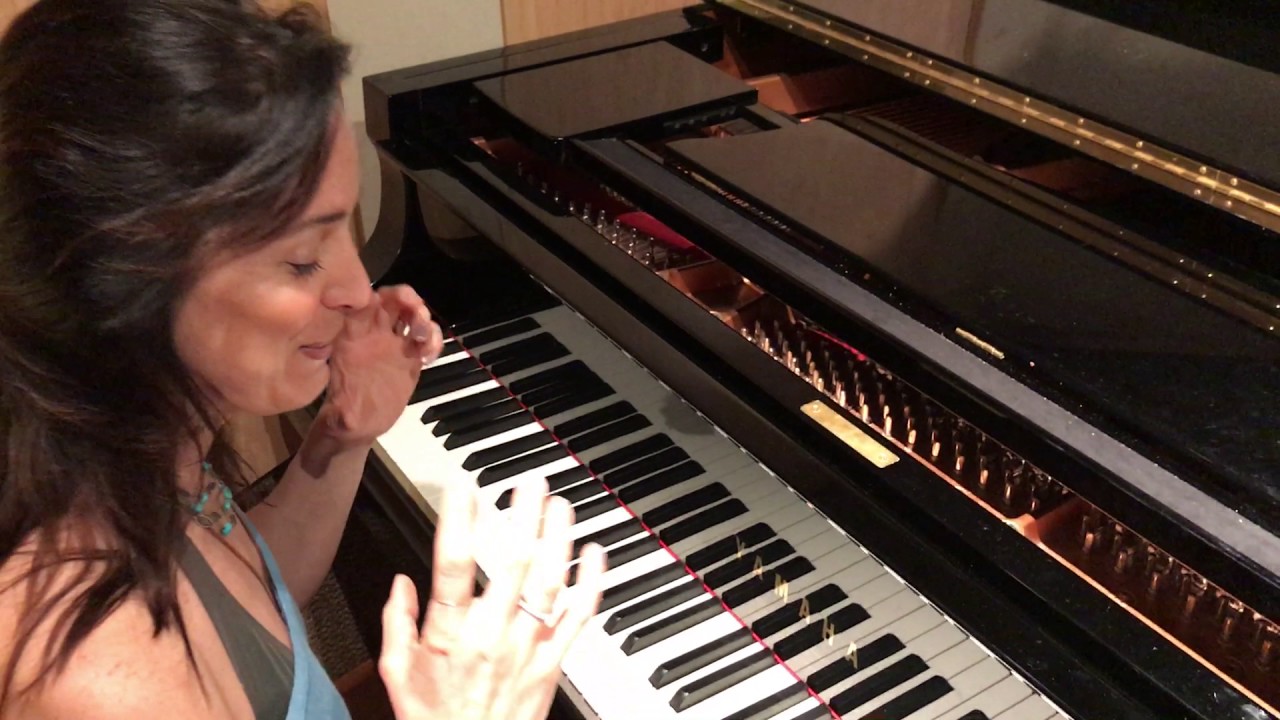 Chantal Kreviazuk – Piano Tutorial Part 1