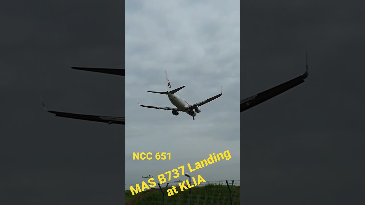 Malaysia Airlines B737 Low Pass At KLIA [WMKK]