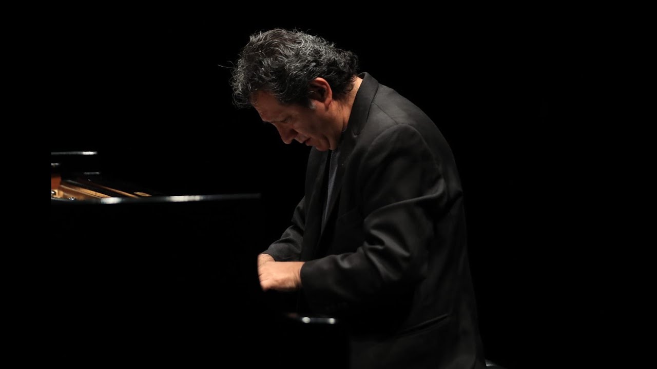 Héctor Infanzón / 