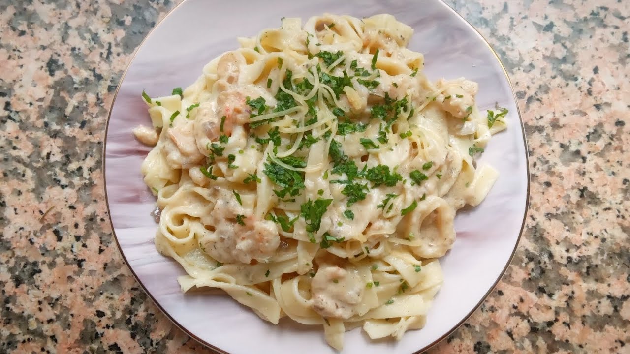 طاكلياطيل بالصلصة البيضاء و فواكه البحر 🦑🦐مذاق لا يقاوم 😋 Tagliatelle fruit de mer sauce blanche