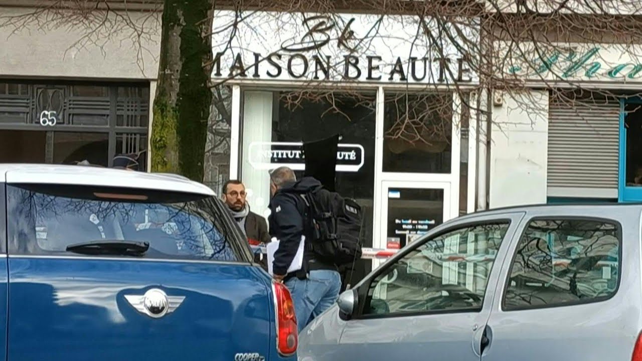 Six slightly injured by grenade thrown into Grenoble beauty salon | AFP