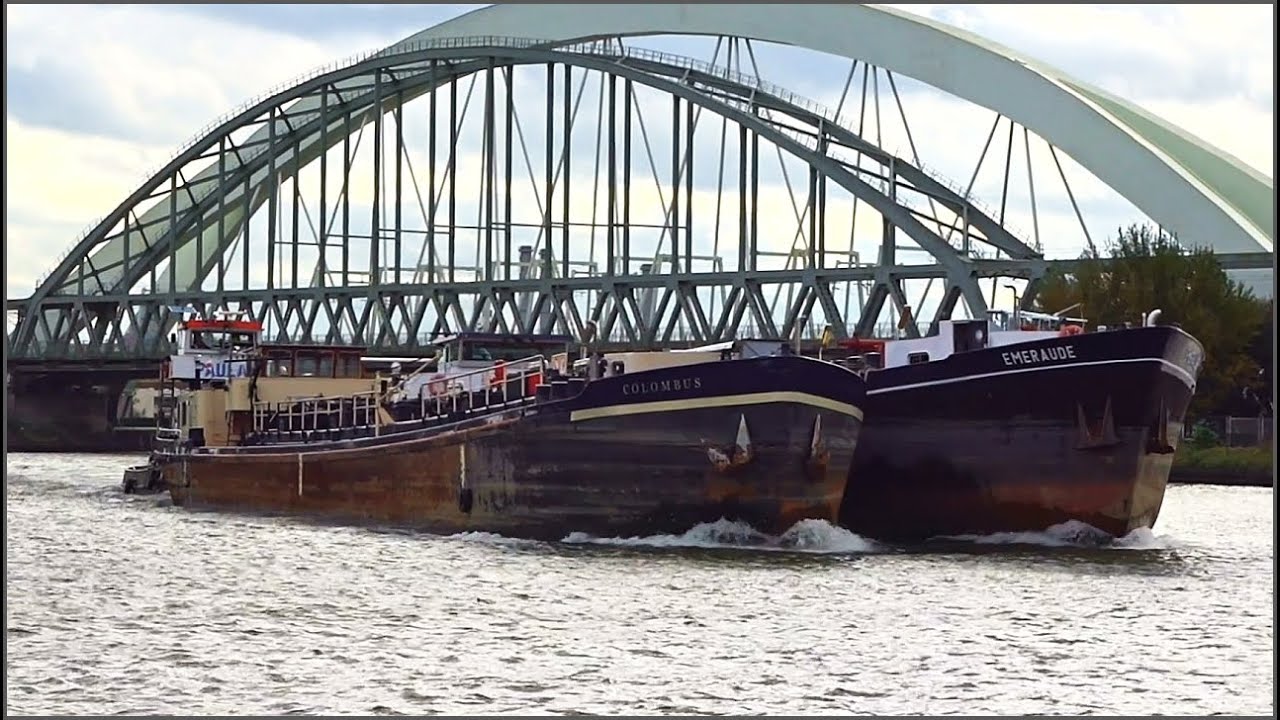 ⚓️'PAULA' Duw-sleepboot met Sloopschepen COLUMBUS en EMERAUDE, 02202156, op 26-10-2020