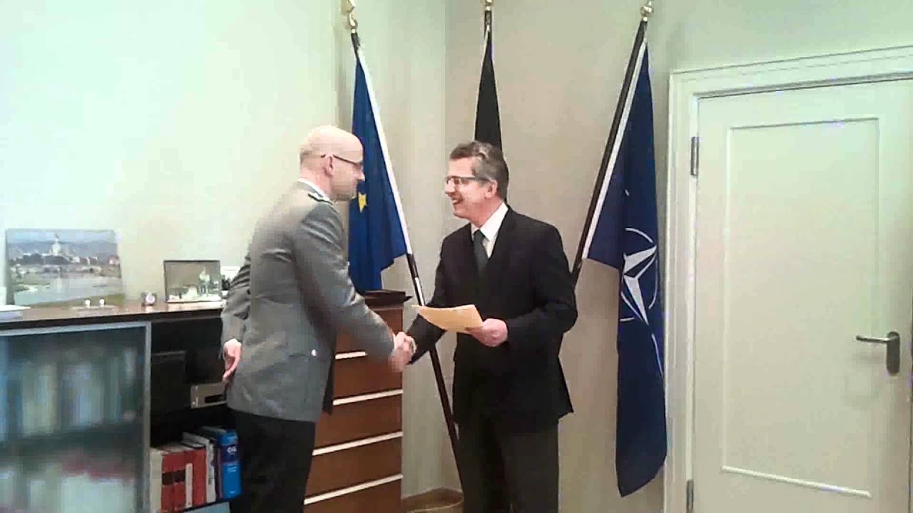 Bef&ouml;rderung durch den Minister. 21.11.11.