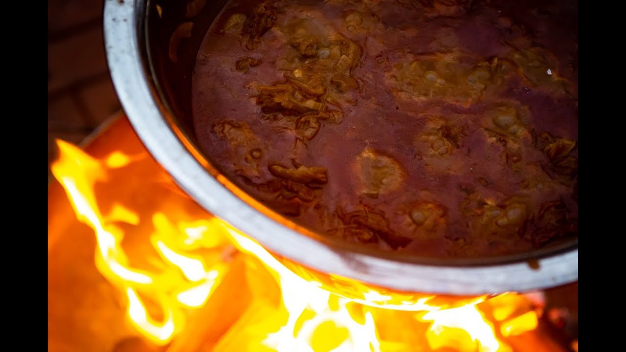 🔥 Original Ungarisches 🥣 Gulasch aus dem 🥘 Kessel [Deutsches Rezept]