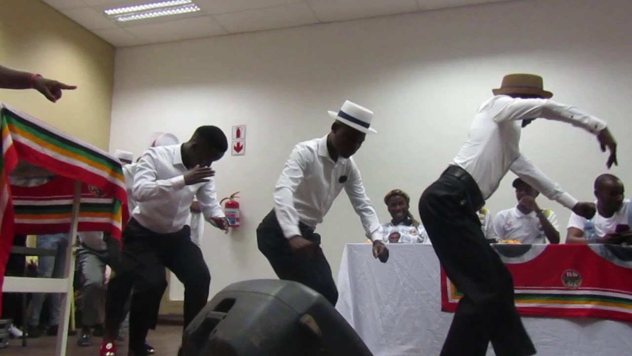 AMABHINCA ASE TUT Ehlanyisa amaStudent ngeNgezo1