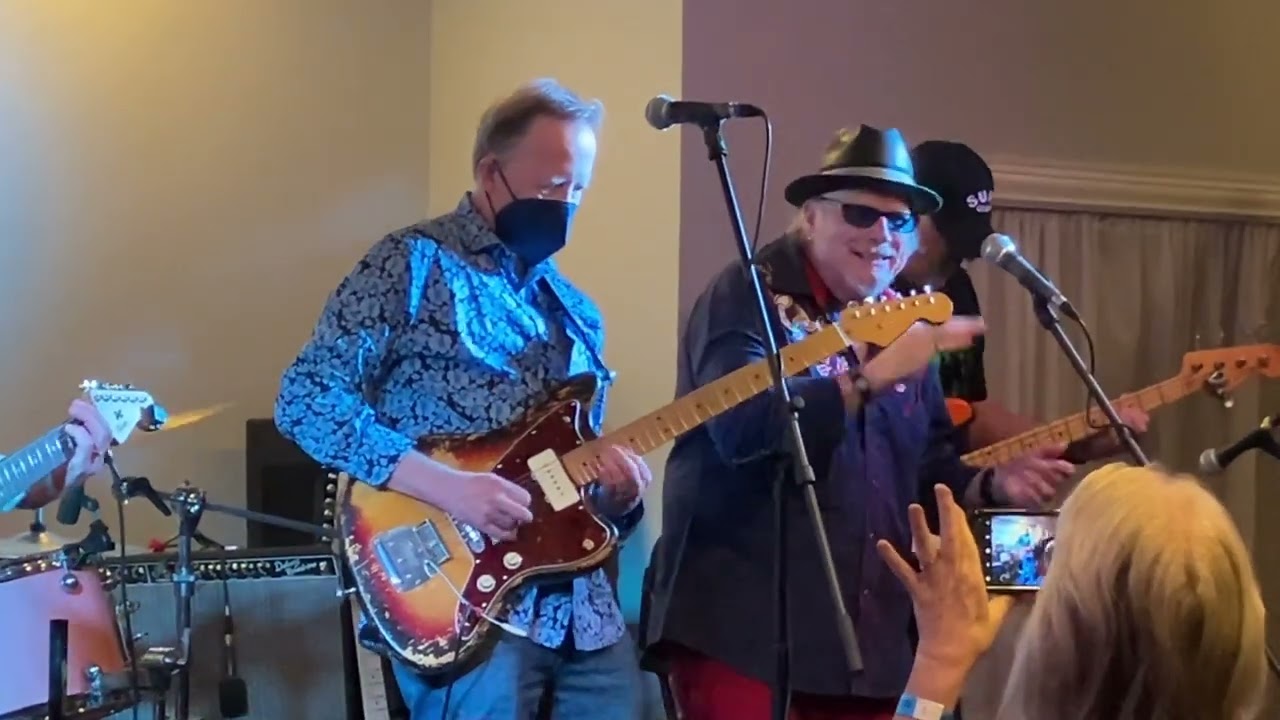 Rhodes Tavern Troubadours & The Thrillbillys - Gotta Tell Me!