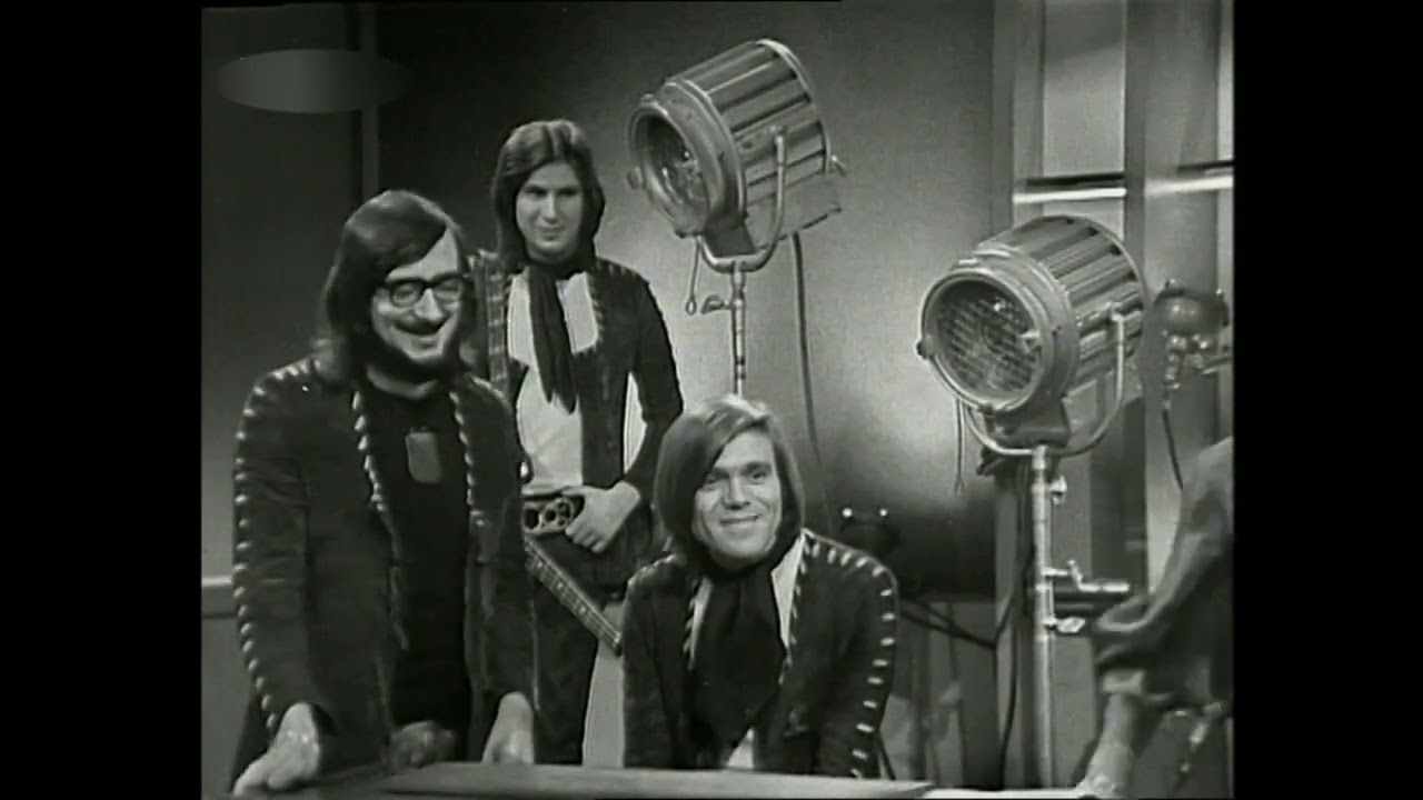I Nomadi - intervista + Tutto Passa (1971)