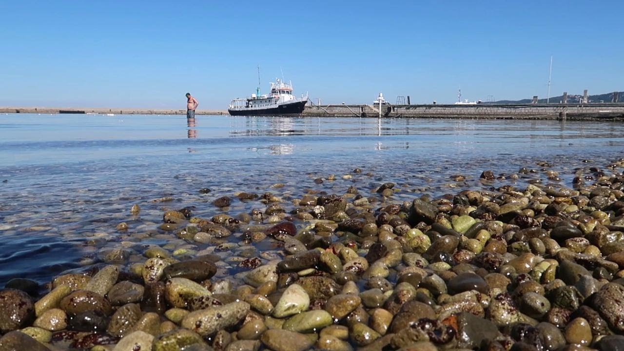 A Trieste riapre il bagno al Pedocin, tutti mascherati contro il virus