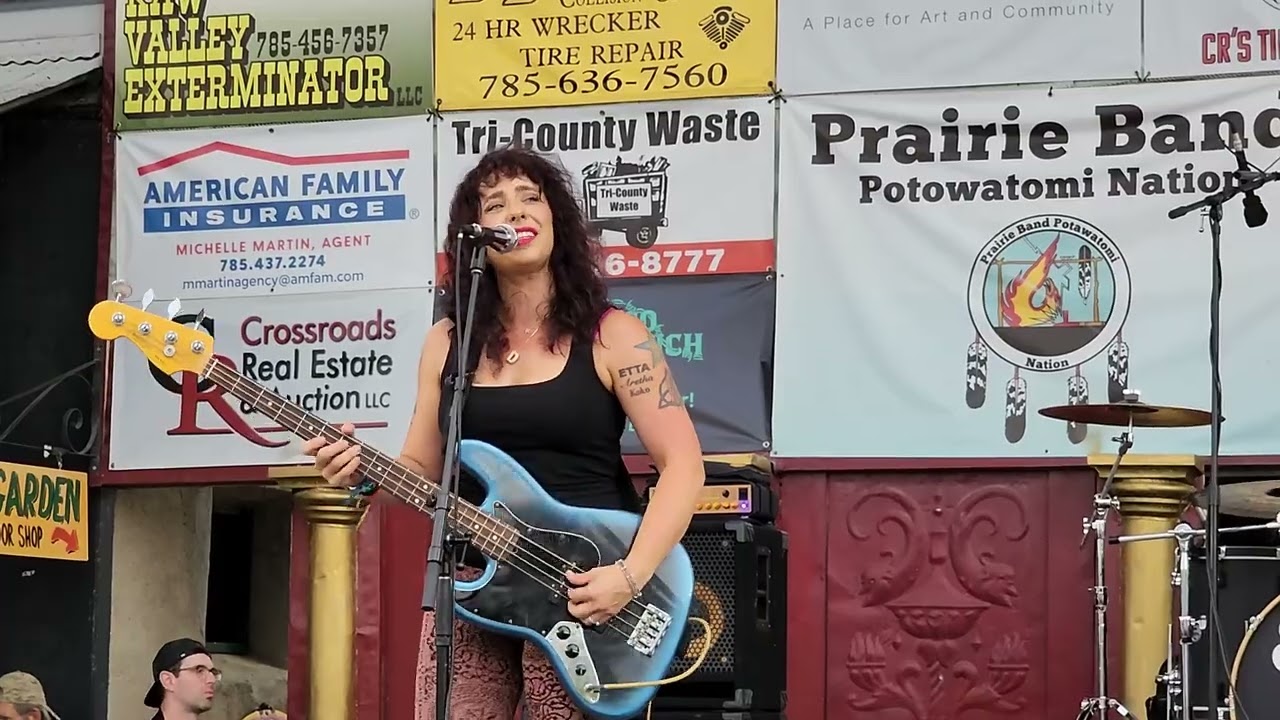 Danielle Nicole Band 