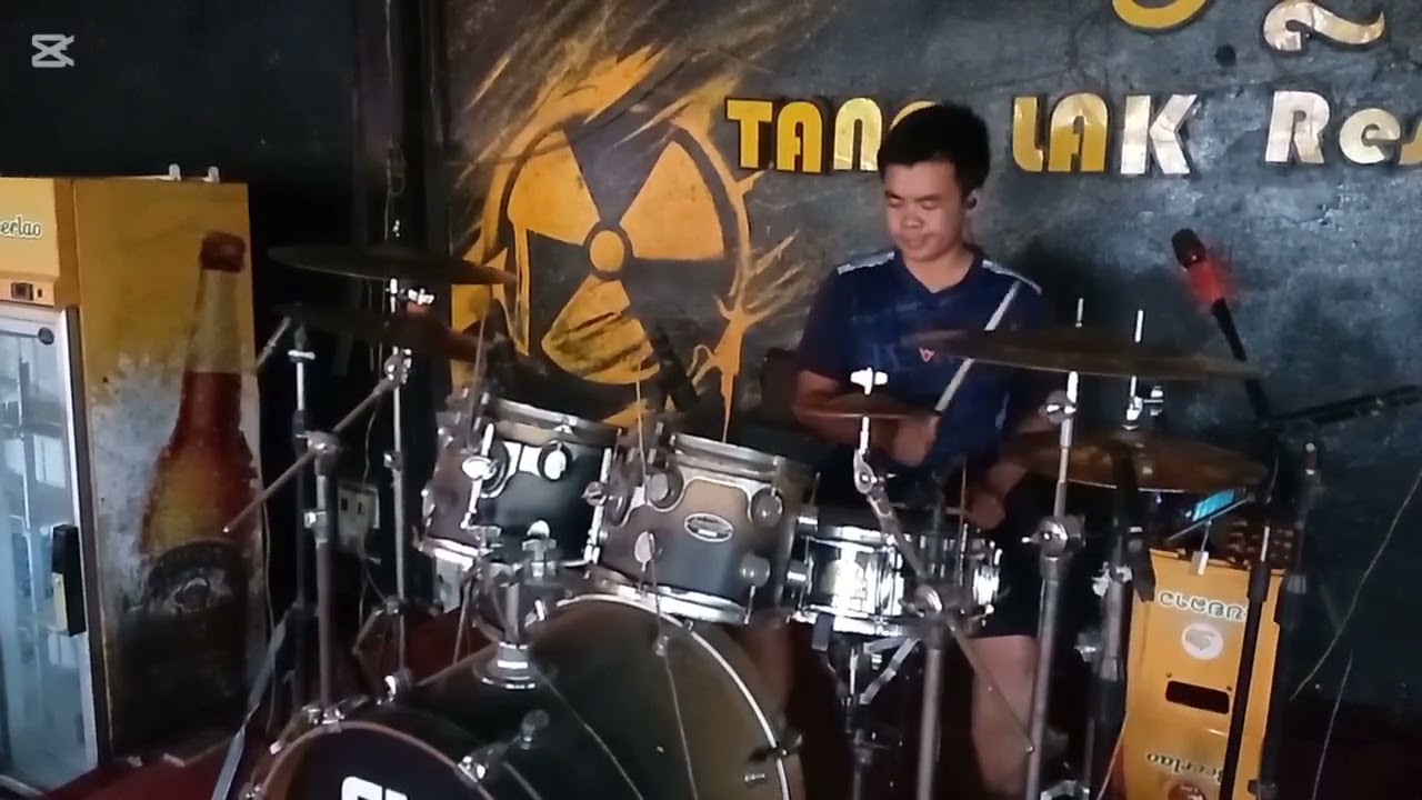  ລຳວົງ น้ำตาล่นบนนามบัด (ນ້ຳຕາຫລົ່ນບົນນາມບັດ) cover ກອງ
