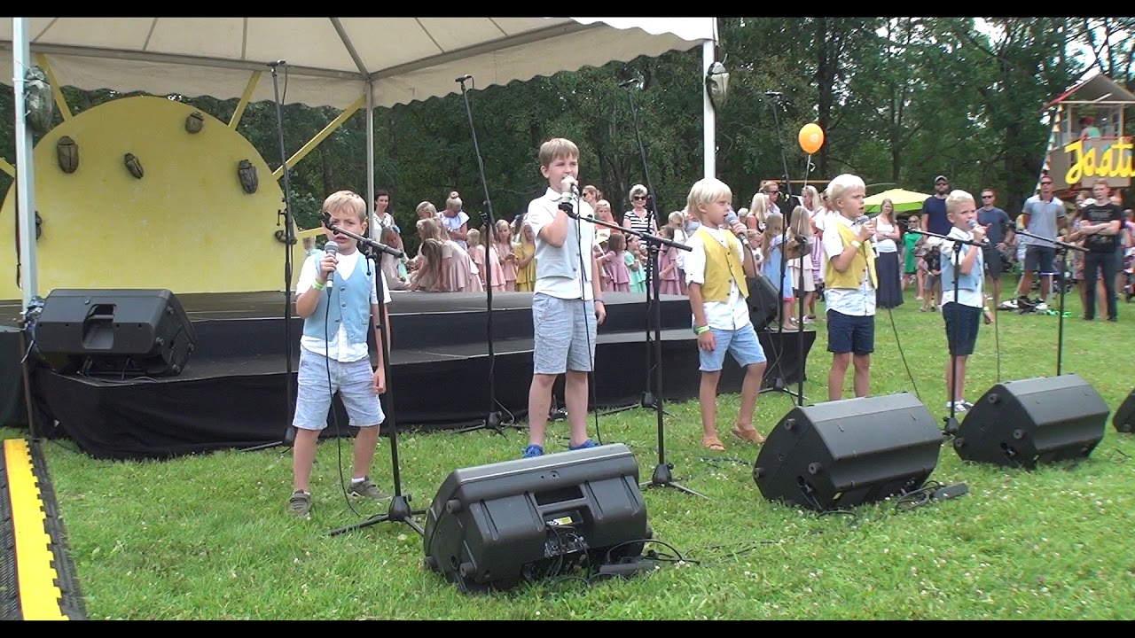 VÕIDUMEES - LAULUPESA POISID |  RÕÕMSATE LASTE FESTIVAL 2018