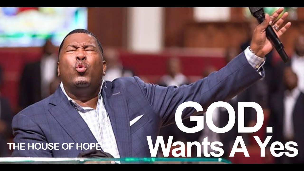 Dr. E. Dewey Smith singing God Wants A Yes