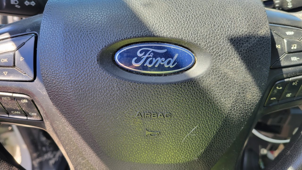 Снятие подушки безопасности рулевого колеса Ford Ranger 2021 года