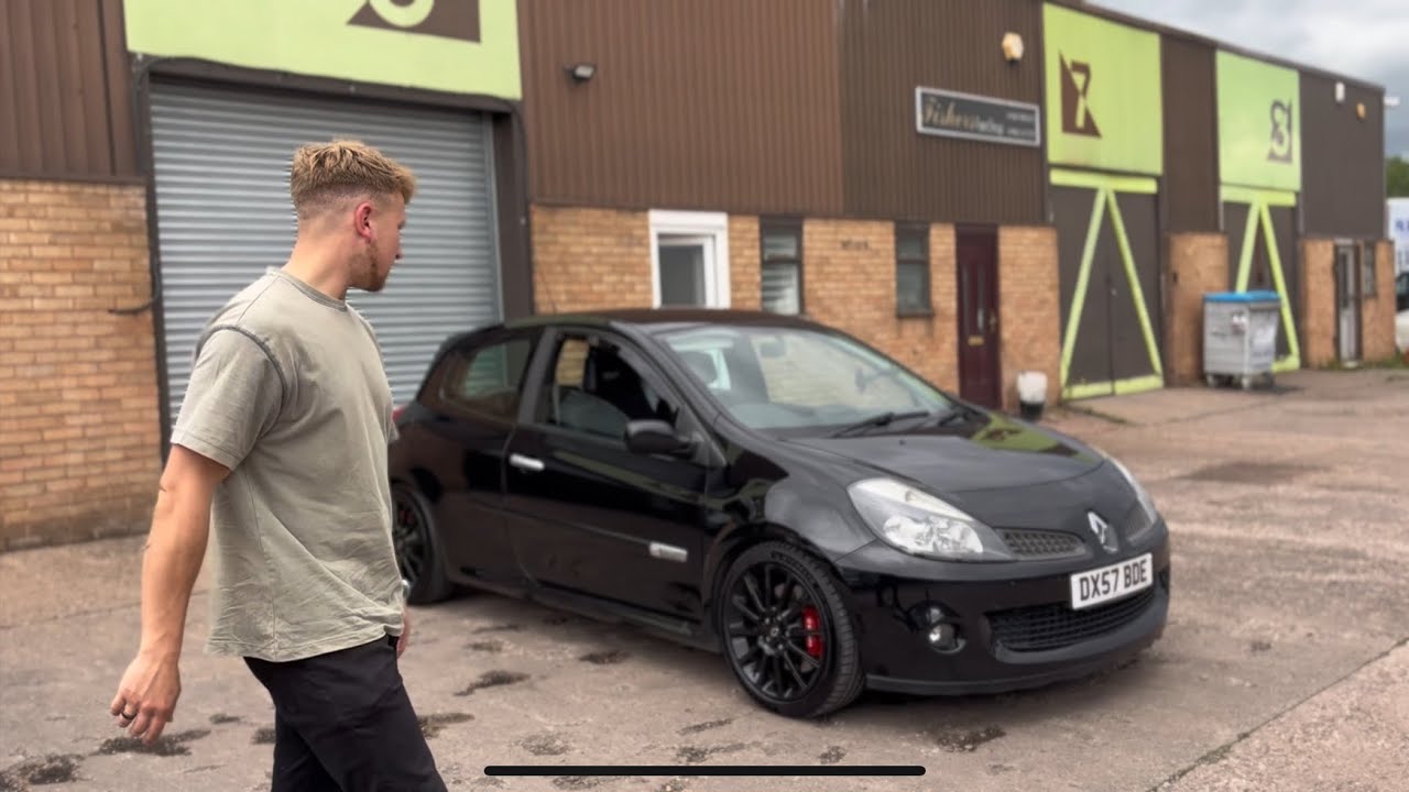 The Renaultsport Clio 197 (Non Cup Pack) - This is the best fun car you can buy for sub £5000.