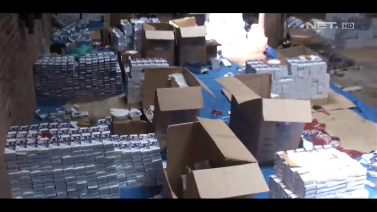 Penggeledahan Gudang di Jepara, Tempat Produksi Rokok Ilegal - Customs Protection