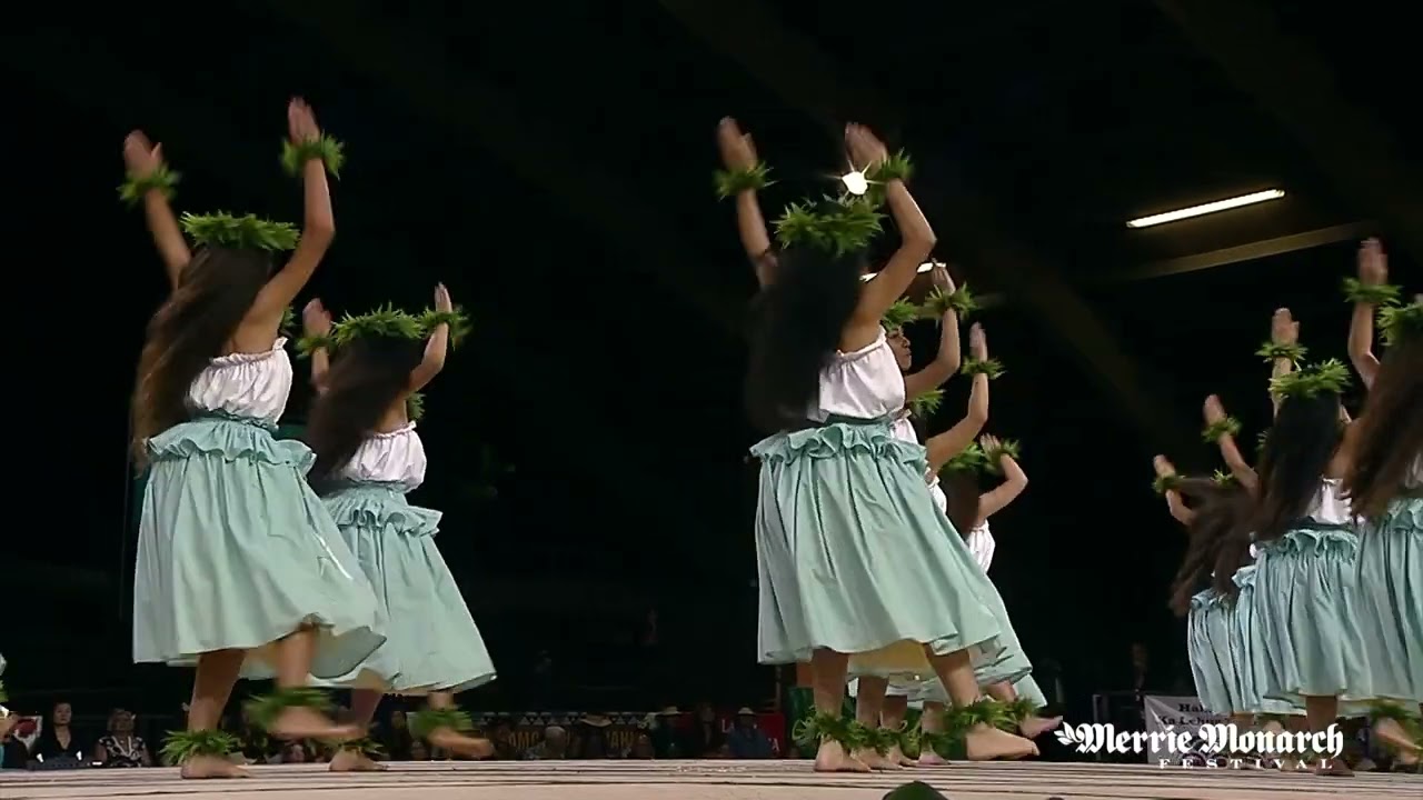 Hālau Ka Liko Pua O Kalaniākea (Wāhine)