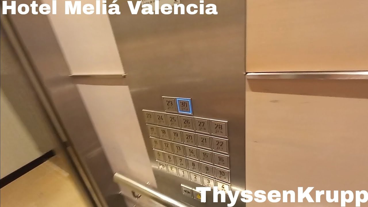 ¡3 m/s! Ascensores ThyssenKrupp eléctricos MR del 2005 en el Hotel Meliá Valencia, Valencia, ES