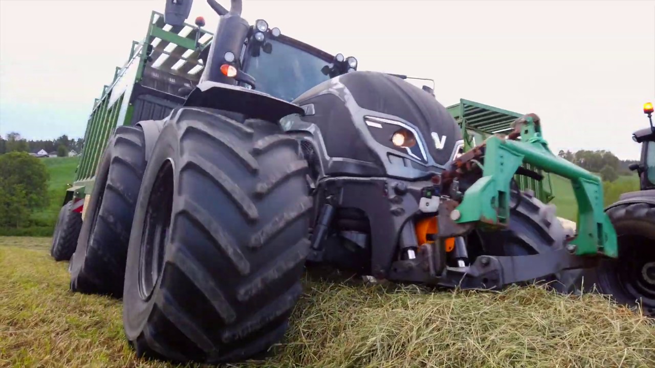 Krone & Valtra I grassland combo! I agronorth