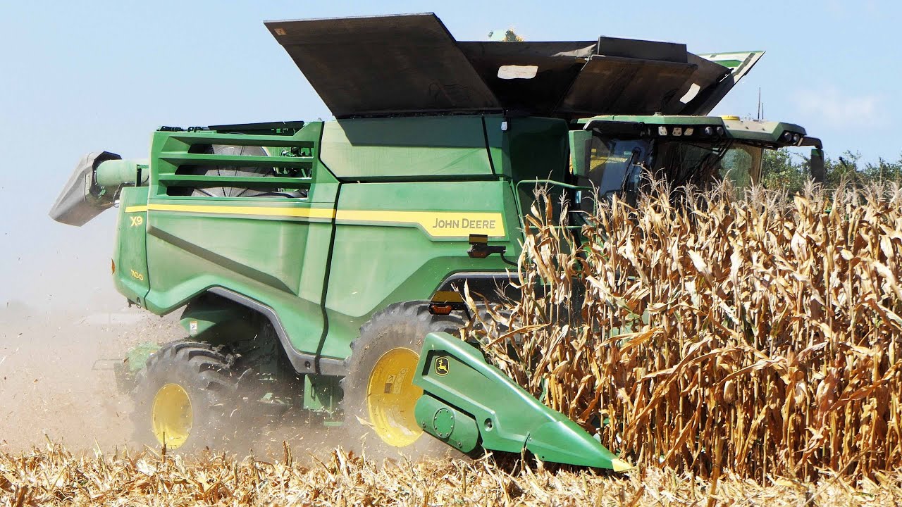 JOHN DEERE X9 1100 Harvesting Corn at Full Throttle | CORN HARVEST 2024