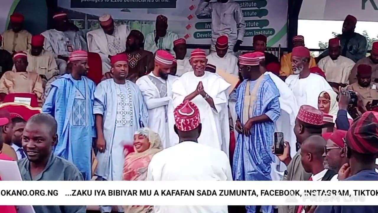 Gwamnan Kano Alh. Abba Kabir Ya Yaye Ɗalibai 2,260