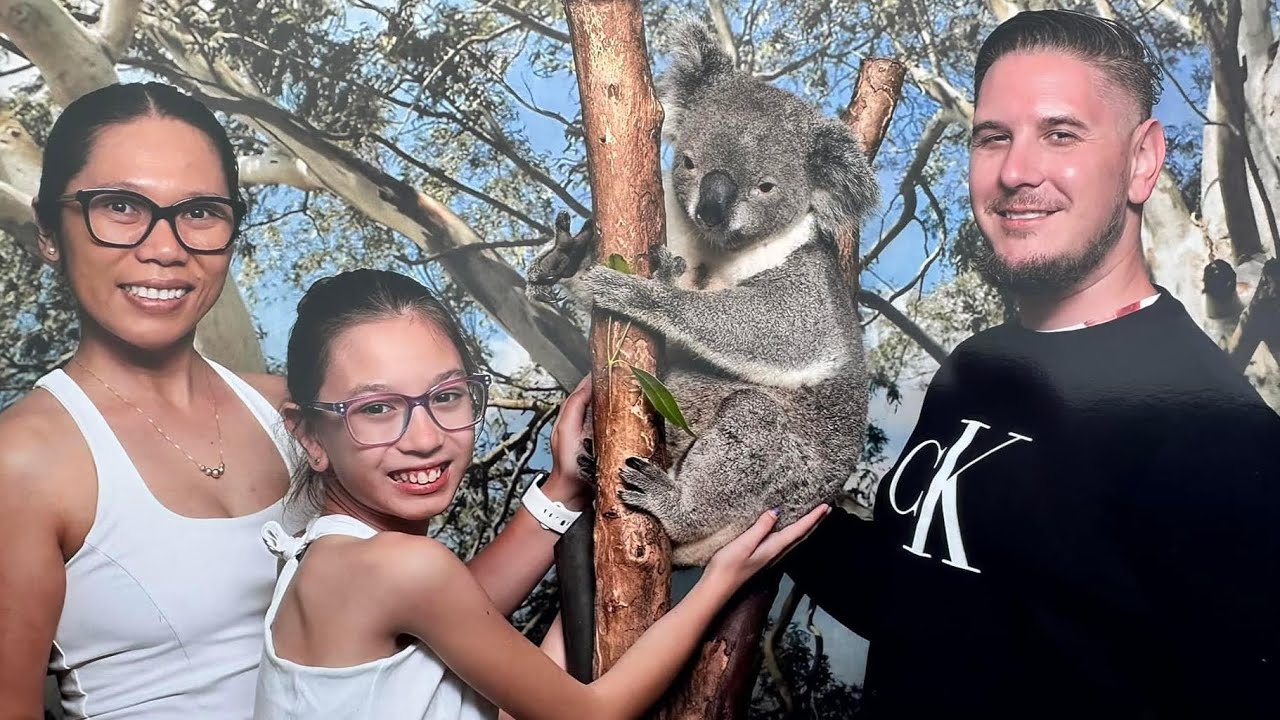 FEATHERDALE SYDNEY WILDLIFE PARK | BEST KOALA & KANGAROO PETTING ZOO IN AUSTRALIA | SKYE and Family