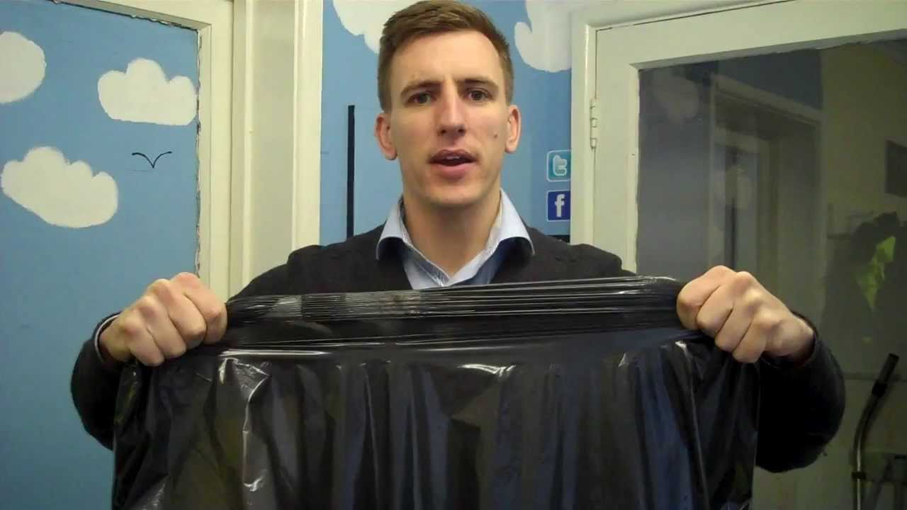 Testing the strength of a refuse sack