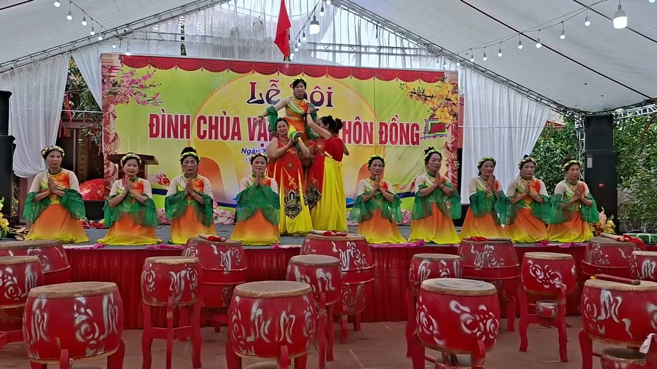 Đội trống thôn Thường Lệ xã Quang Minh múa vịnh xuân đất tổ chùa vạn phúc 2026
