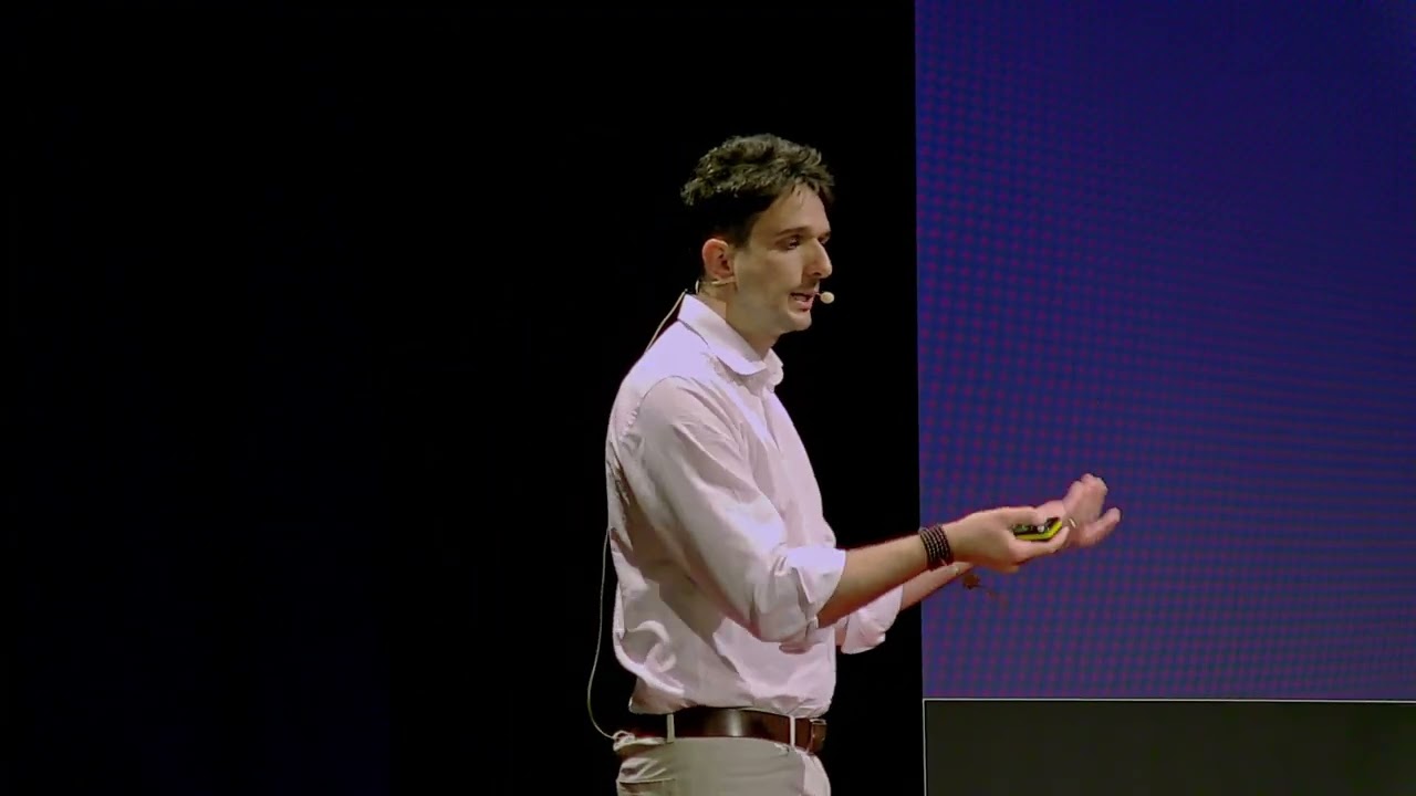 Il mondo ha bisogno di più capi inutili | Leonardo Dri | TEDxBelluno