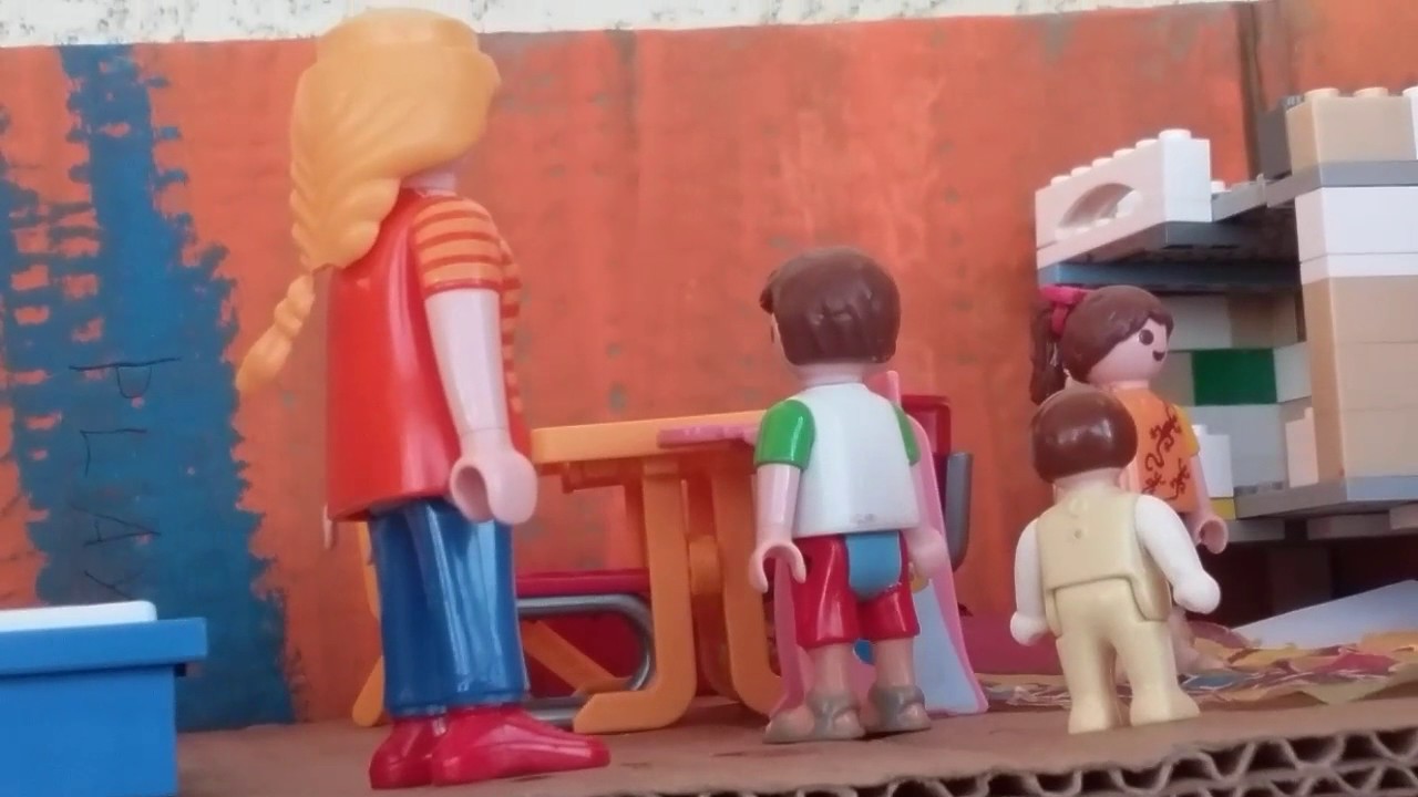 Video playmobil la nounou mechante partie 1