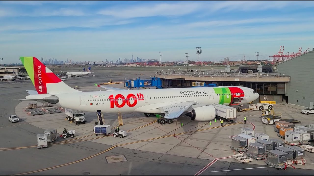 Newark Terminal C walkthrough, Airport view from AirTrain