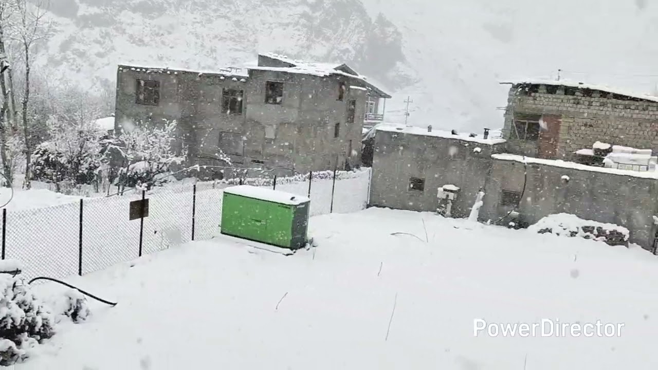 First Snowfall of the Season in Kargil; Srinagar–Ladakh National Highway Closed