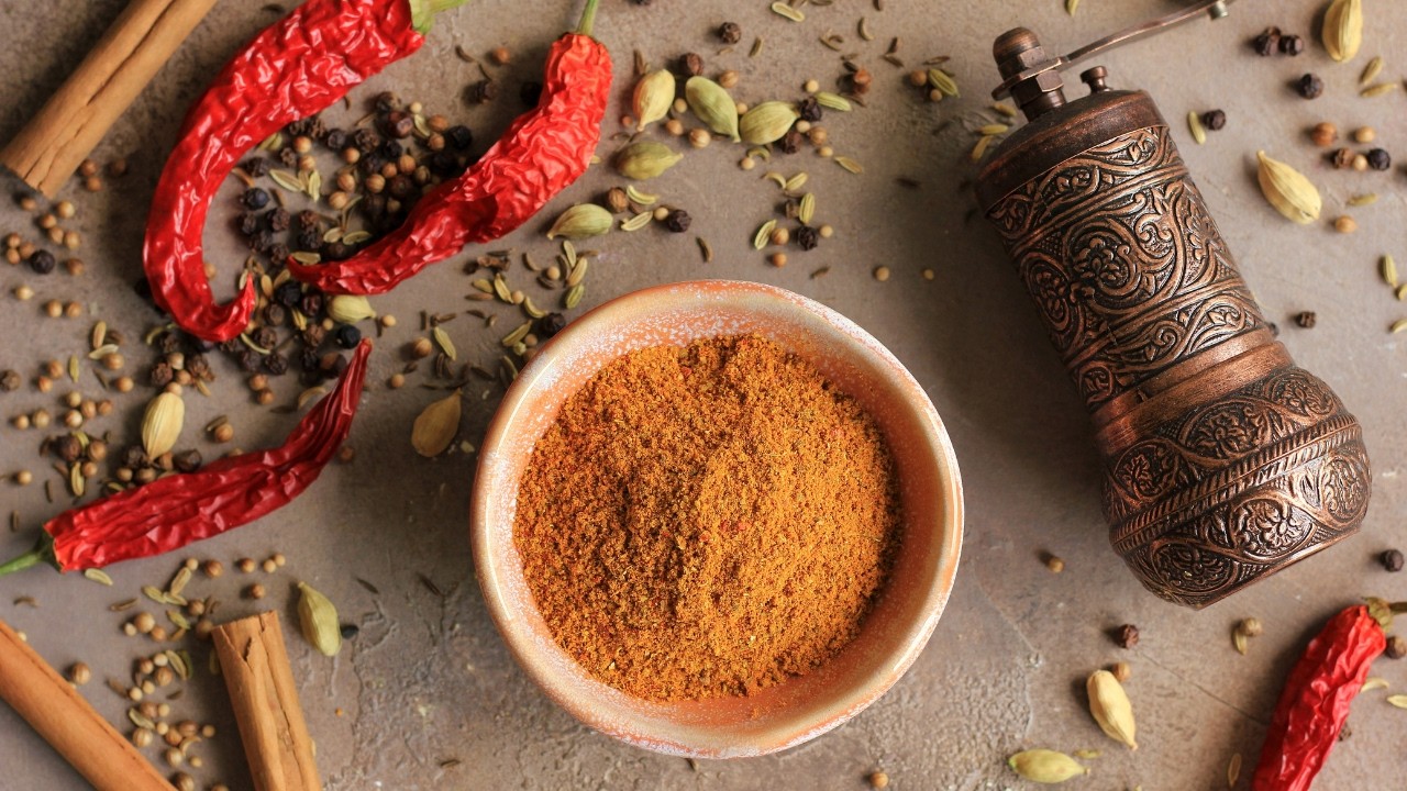 How to make Homemade Curry Powder | Easy Recipe