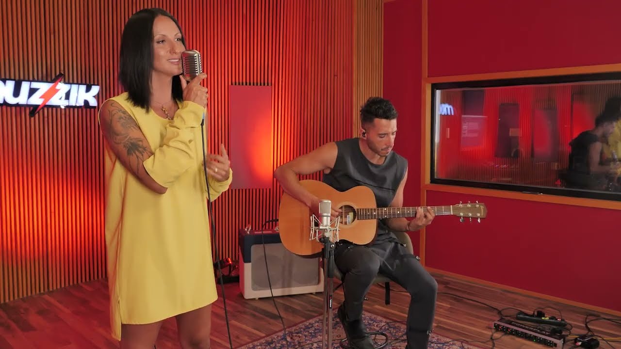 Stefanijazz Acoustic Live Session @Muzzik TV - Hey You, Listen!