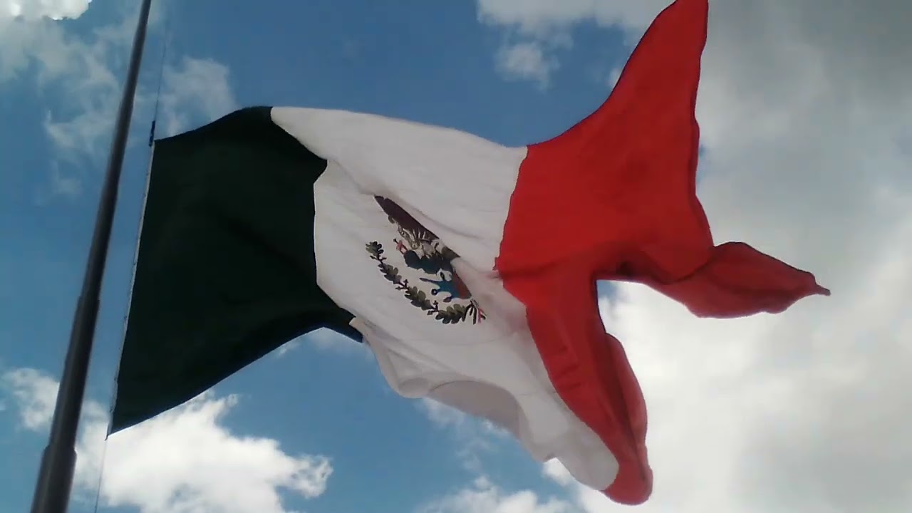 Bandera de México en el zócalo capitalino. ciudad de México.