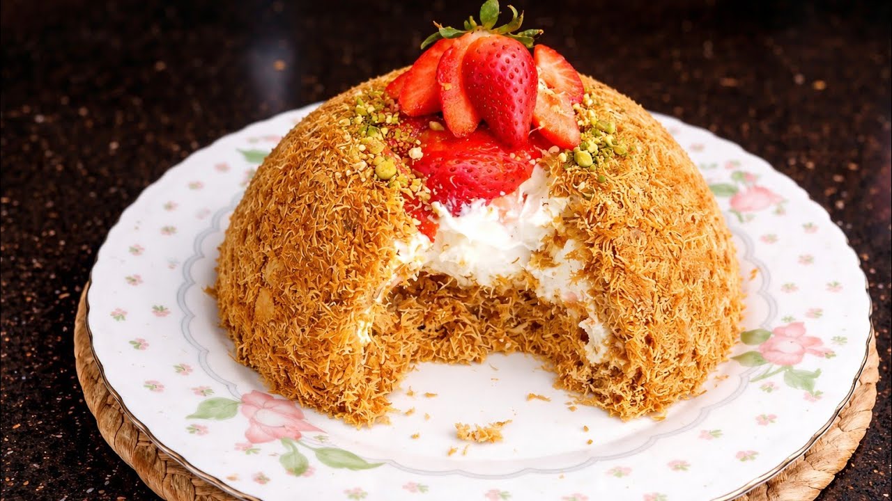 لو عندك ربع كيلو كنافه وحبه فراوله ❗تعالي نعمل بيهم كنافه بطريقه جديدة هتبهرك 😋