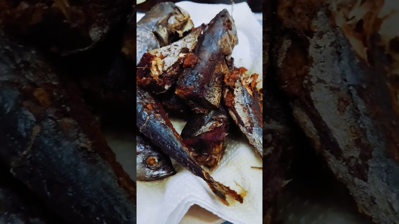 Pritong tulingan at ginisang munggo♥️😋