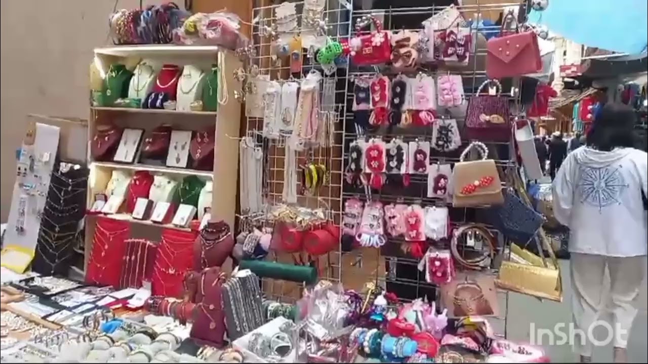 ملاح فاس  الصناعة التقليدية  و المشتريات  الملابس  مسرية في الشوارع