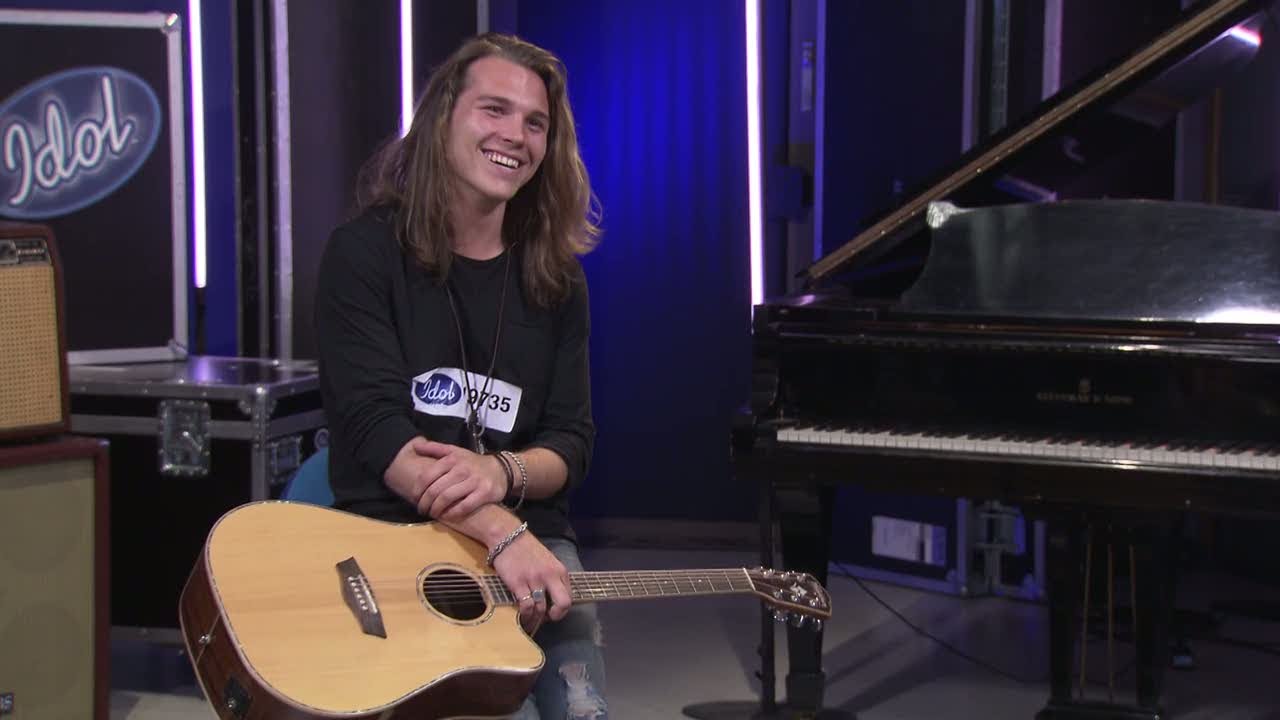 Ludvig Turner golvar Idol-juryn med 80-talsrock - Idol Sverige (TV4)