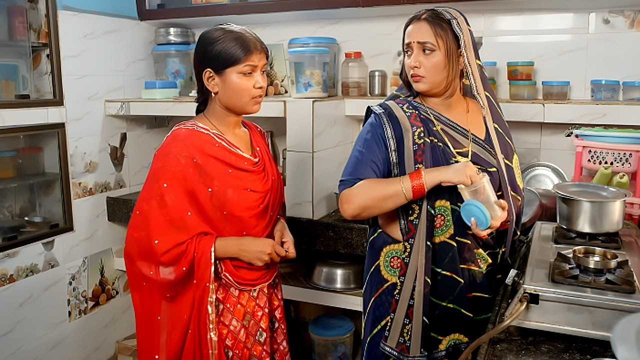 मै इतनी बदसूरत दिखती हूँ की मुझसे कोई शादी ही नहीं करना चाहता है आप कुछ करो ना भाभी ताकि मेरी शादीहो