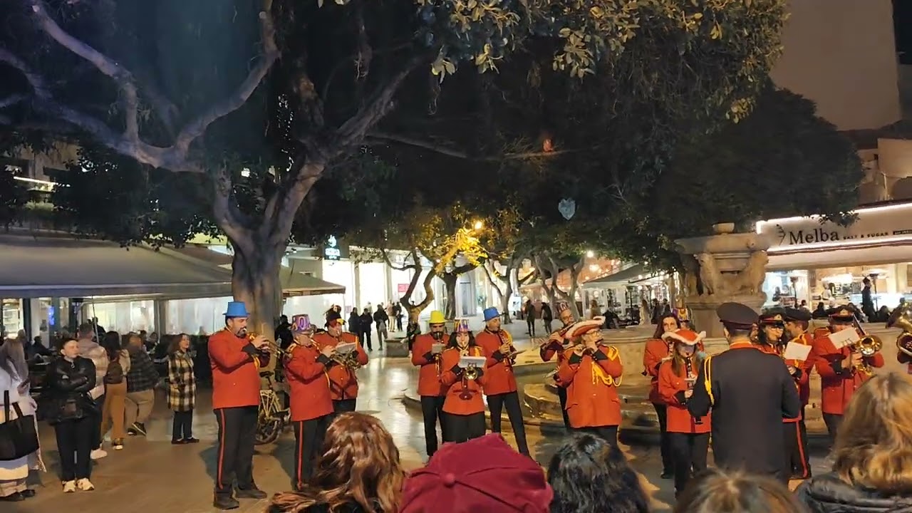 Wind Band, Lions Square